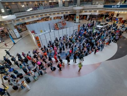 Funcionários do TSA enfrentam fechamento e influxo do ICE; precisam ser pagos