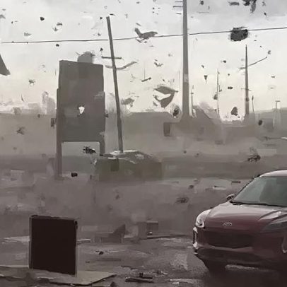 Tempestades e tornados mortais atingem Michigan, EUA