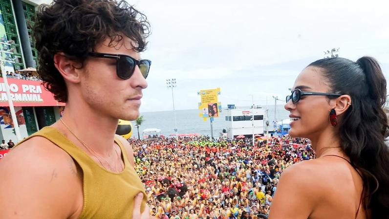 Bruna Marquezine marcou presença no evento de comemoração aos 35 anos da Conspiração Filmes