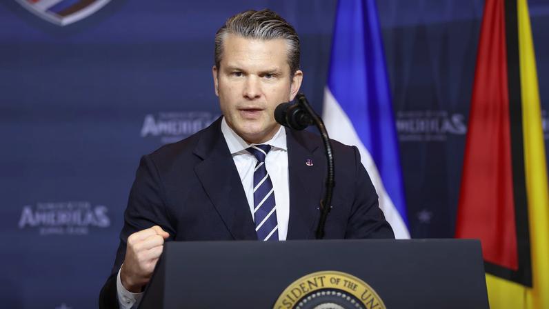 Novo líder supremo do Irã ferido e possivelmente desfigurado, afirma Hegseth