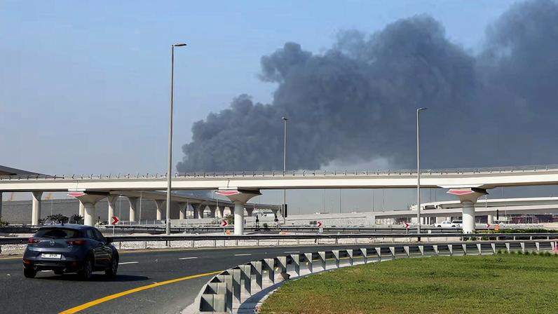 Explosões ouvidas sobre Dubai e Doha pelo segundo dia, testemunhas dizem