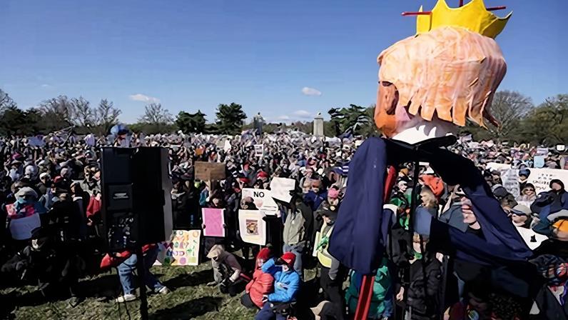 Centenas de milhares de pessoas ingressam no movimento No Kings para protestar contra Trump