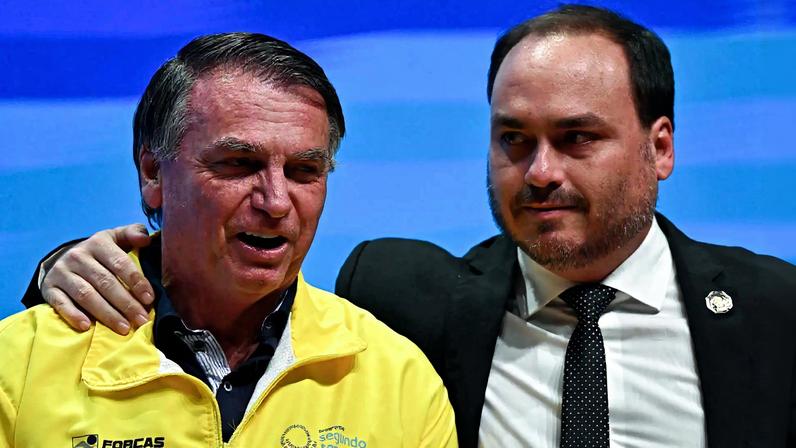 Bolsonaro segue em unidade semi-intensiva e passa por tratamento com antibióticos. Boletim médico relata melhora. (Foto: André Borges/EFE (Arquivo))