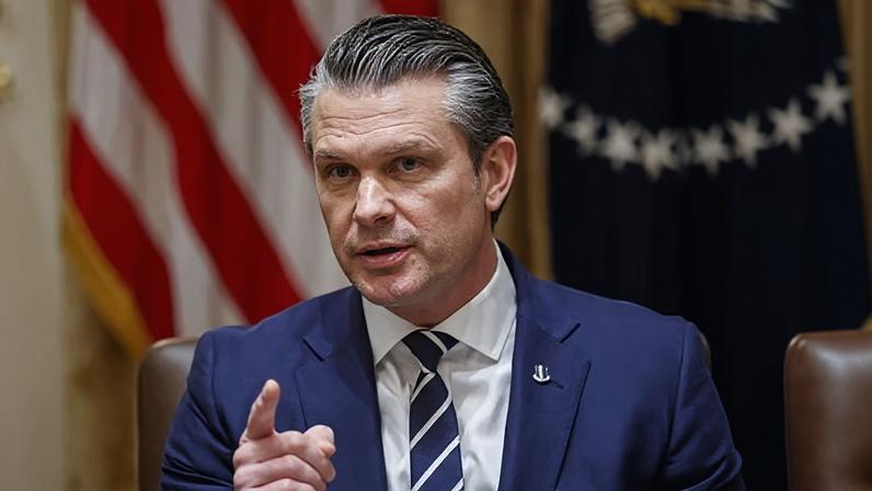 Hegseth corta dois homens negros e duas mulheres da lista de promoções militares