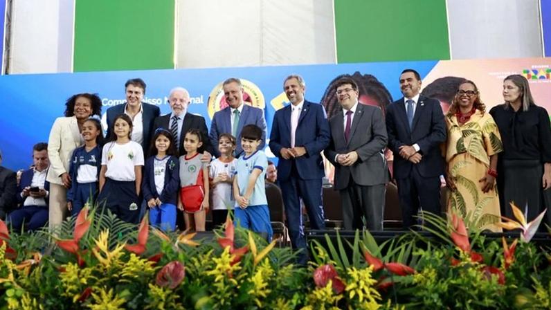 Brasil supera meta de alfabetização na idade certa