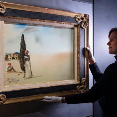 Pintura de Dalí que inspirou Schiaparelli exibida no Reino Unido pela 1ª vez