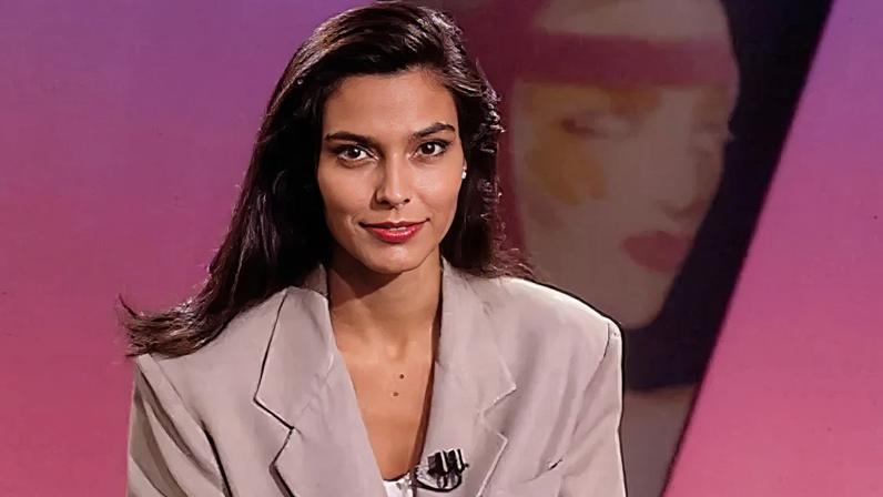 Valéria Monteiro surpreende ao aparecer com a filha em festa de teatro em SP