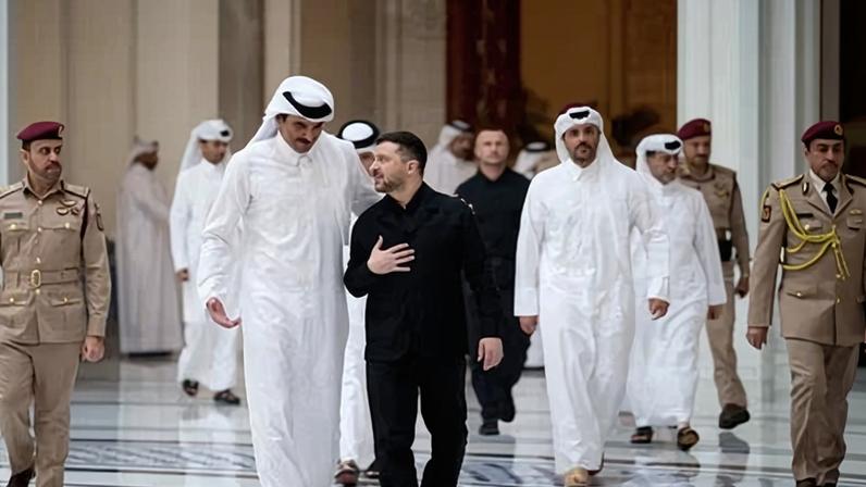 Zelensky firma acordos com países do Golfo para conter mísseis e drones