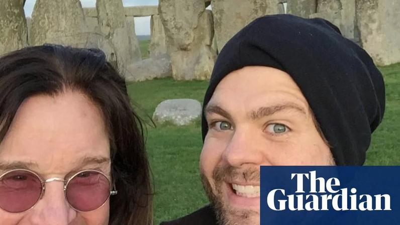Jack Osbourne batiza a filha com o nome Ozzy para homenagear o pai falecido