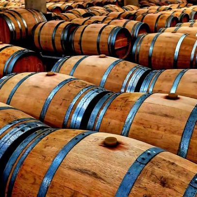 Andrew Jefford analisa o papel do carvalho no vinho atual