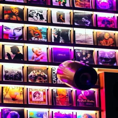 Hifi Community reúne restaurante, bar e pista em um único espaço