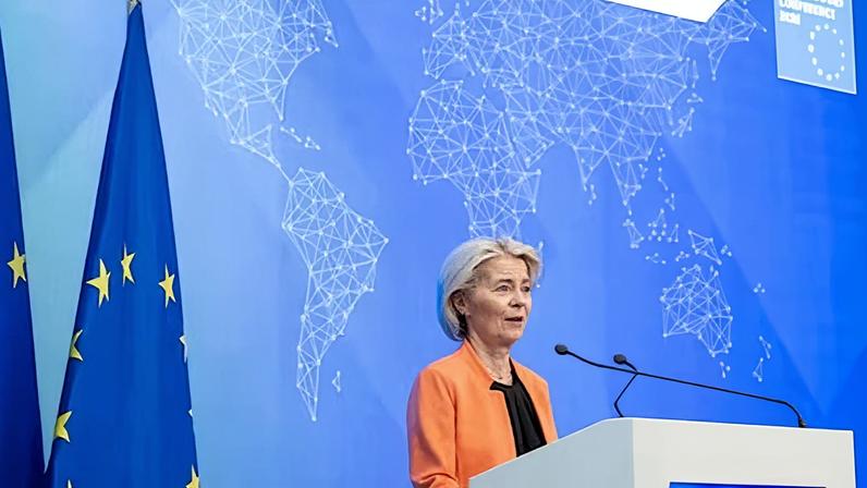 Von der Leyen, durante su discurso de este lunes a los embajadores europeos, en Bruselas, en una imagen de la Comisión.