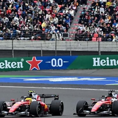 Campeão da F1 afirma que Hamilton e Leclerc comprometeram corrida da Ferrari