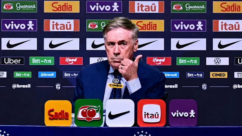 Carlo Ancelotti durante convocação da Seleção Brasileira (Foto: Pablo PORCIUNCULA / AFP)