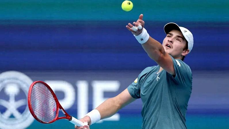 João Fonseca enfrenta Carlos Alcaraz na segunda rodada de Miami