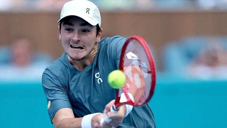 Jogo contra Sinner pode preparar João Fonseca para duelo com Alcaraz