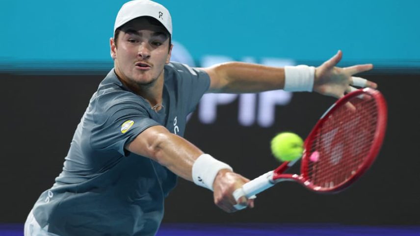 Derrota em Miami coloca em risco posição de João Fonseca no ranking da ATP