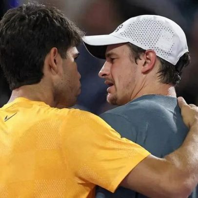 Alcaraz vence João Fonseca em Miami