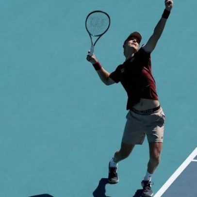 Algoz de Alcaraz desperdiça match-point e cai nas oitavas de final em Miami