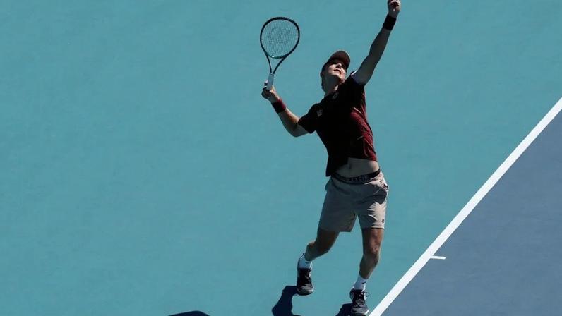 Algoz de Alcaraz desperdiça match-point e cai nas oitavas de final em Miami