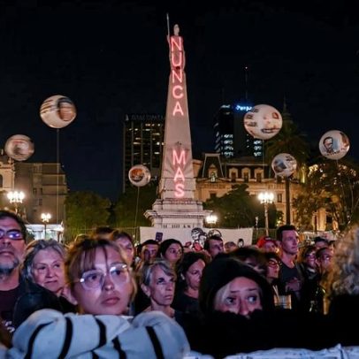 Argentina relembra legado da ditadura de 50 anos; Milei propõe revisão