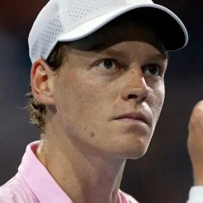 Sinner vence Zverev e vai à final do Miami Open