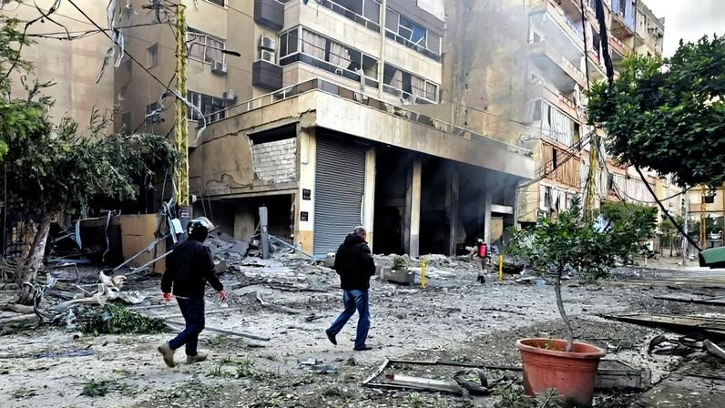 Irã e Israel seguem ataques; EUA avaliam operação terrestre