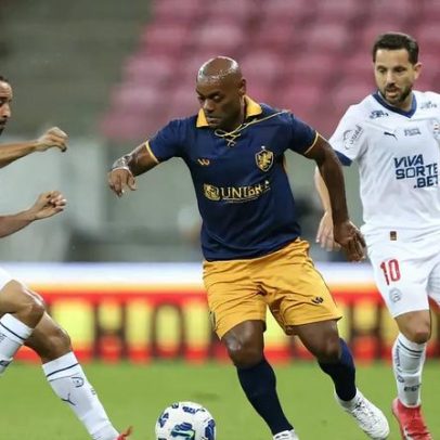 Vagner Love anuncia aposentadoria e fará último jogo neste sábado