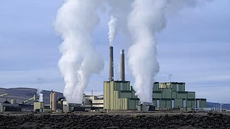 Estados democratas processam Trump por fim ao limite de gases poluentes