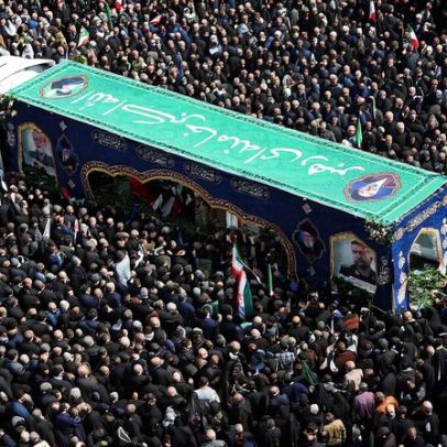 Assassinato de Larijani complica decisão do Irã e reduz opções