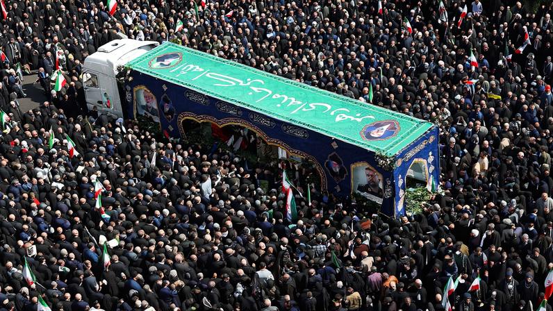 Assassinato de Larijani complica decisão do Irã e reduz opções