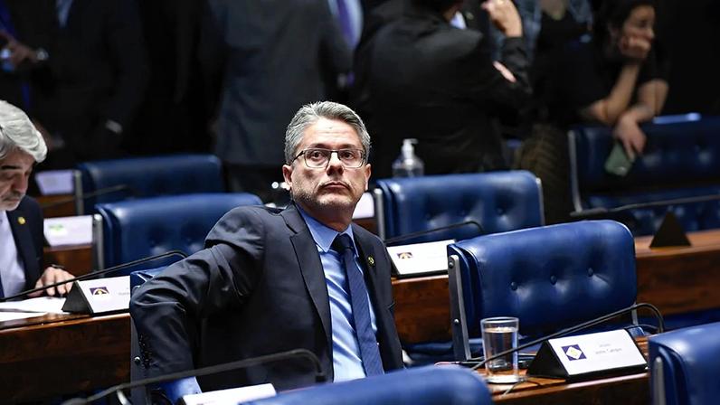 Família Moraes processa senador por declarações sobre o PCC