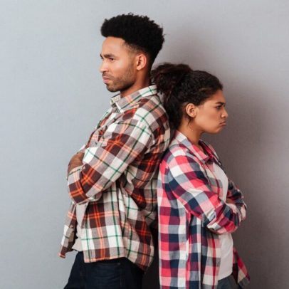 Fim do namoro levanta dúvida: ficar ou sair da igreja?