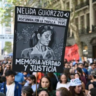 Milhares protestam contra o esquecimento 50 anos após golpe na Argentina