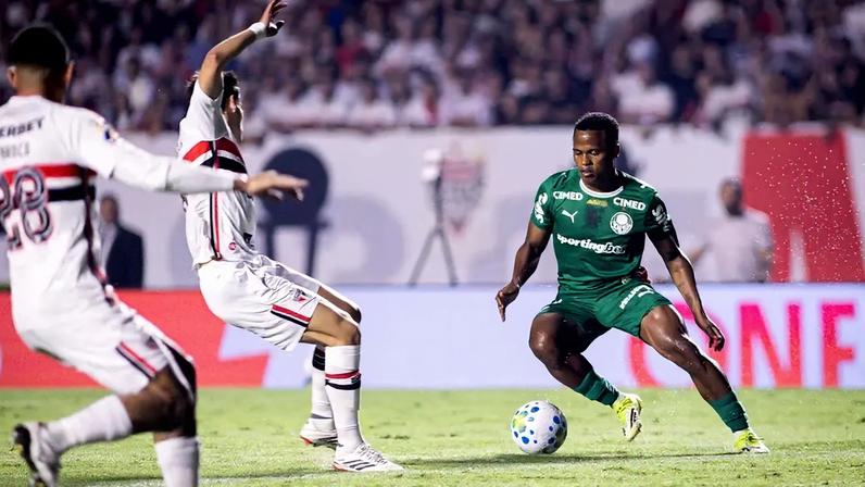 Arias em ação durante São Paulo x Palmeiras pela 8ª rodada do Brasileirão (Foto: Thiago Miyashiro/Pera Photo Press/Gazeta Press)