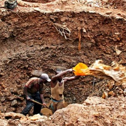 Mais de 200 mortos em novo desab de mina na RD Congo