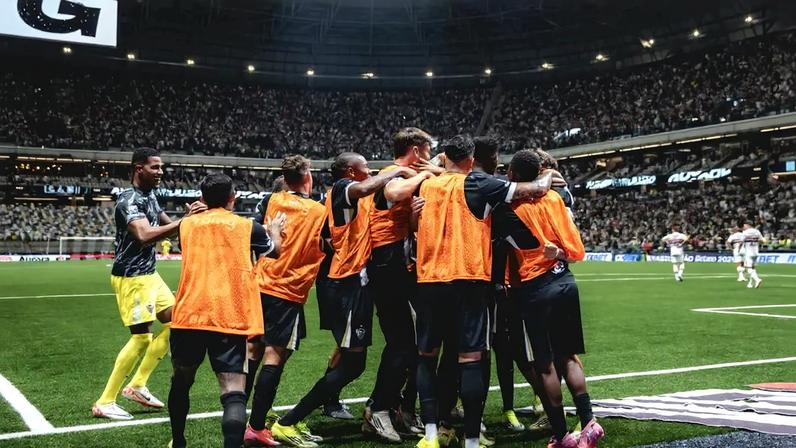 Domínguez afirma que não são apenas 11 titulares do Atlético-MG