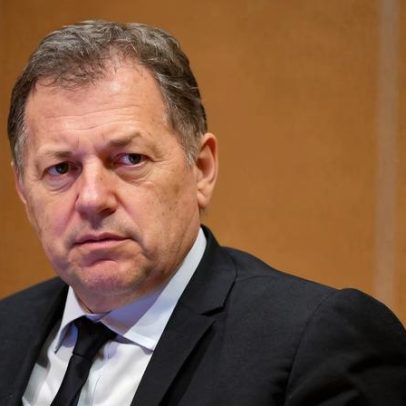 52 navios franceses presos no Golfo, diz ministro