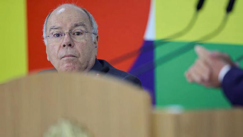 Chanceler brasileiro critica visita planejada de assessor de Trump a Bolsonaro