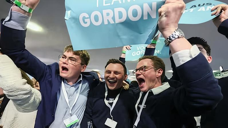 Miembros de la CDU celebrando los resultados en Mainz, Renania Palatinado, este domingo.