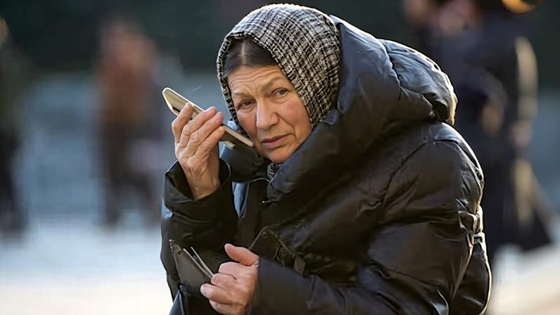 Kremlin Ensaia Bloqueio de Telefones em Moscou