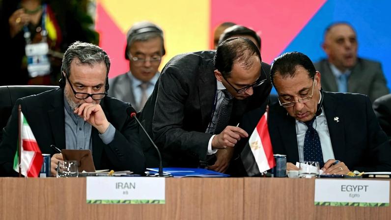 Iranian Foreign Minister Abbas Araghchi and Egyptian Prime Minister Mostafa Madbouly attend the BRICS summit in Rio de Janeiro on July 6, 2025.