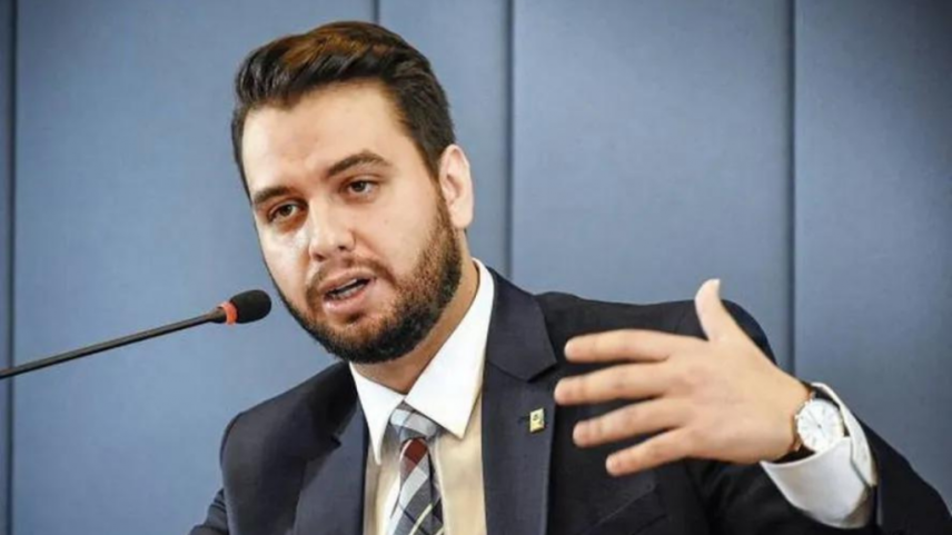 Filipe Martins apresenta recurso ao STF para anular condenação