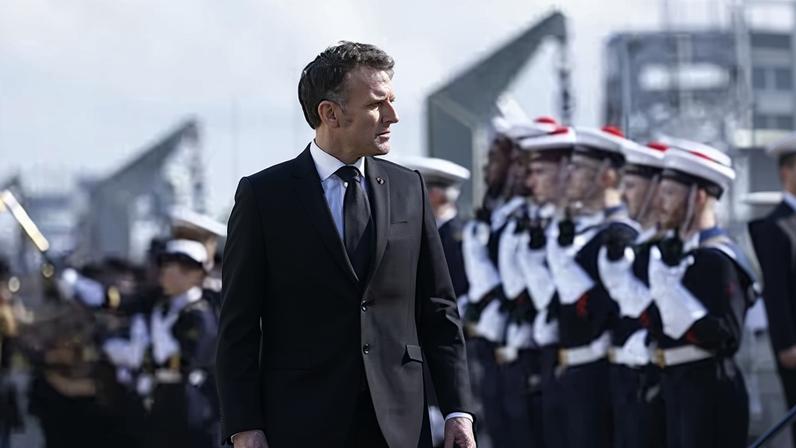 Macron aumenta arsenal nuclear e ameaça usá-lo para proteger seus interesses