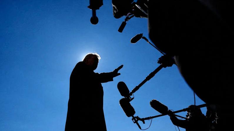 Trump e aliados usam tática para reforçar discurso de guerra ao Irã atacando a imprensa