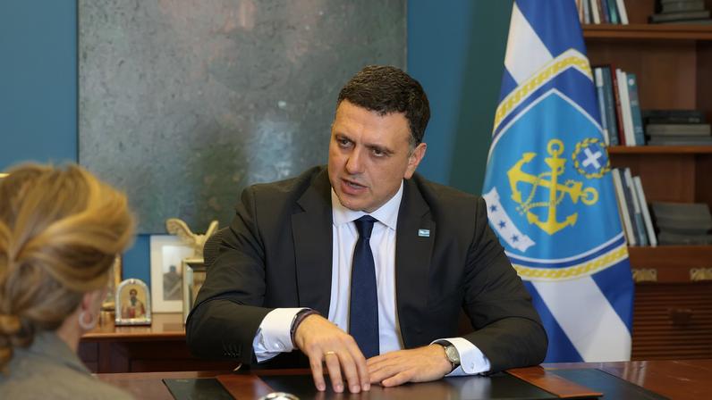 Ministro grego do setor marítimo alerta para situação no Estreito de Hormuz