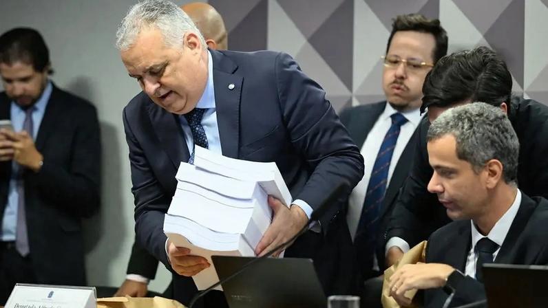 Parecer do deputado Alfredo Gaspar tem mais de 5 mil páginas e pode indiciar mais de 200 pessoas por participação no esquema. (Foto: Andressa Anholete/Agência Senado)