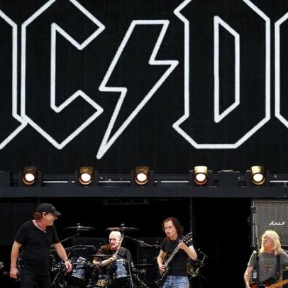 Guitarrista do AC/DC Stevie Young é hospitalizado em Buenos Aires