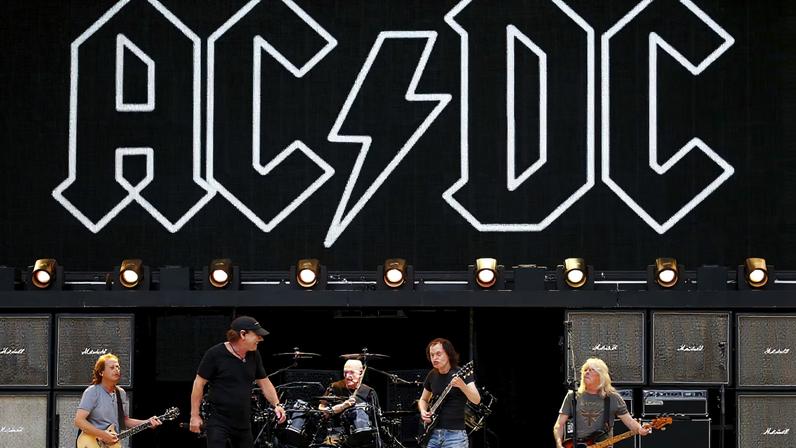 Guitarrista do AC/DC Stevie Young é hospitalizado em Buenos Aires