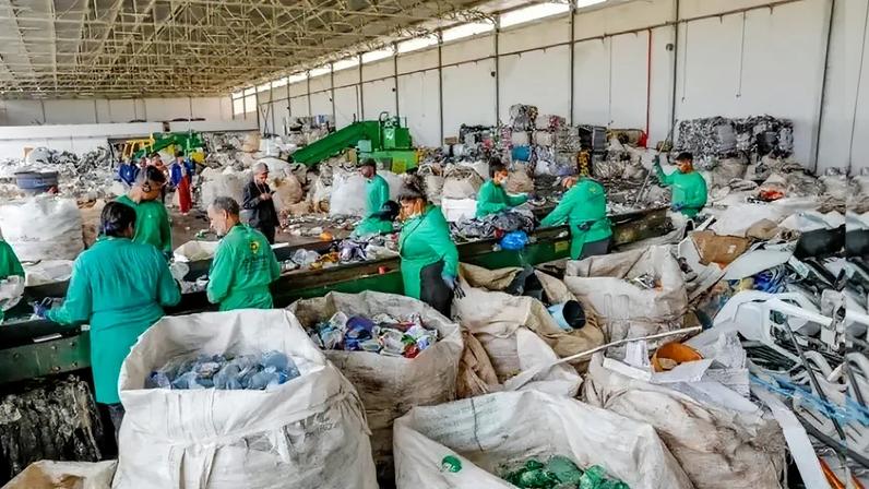 Cooperativas de catadores registram alta de 21% no faturamento